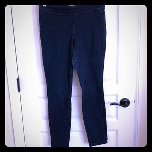 Juniors pull on jeggings